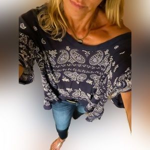 Free people, Navy paisley BoHo style top, size Xs